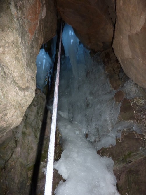 16 Post Box Gully icy cave