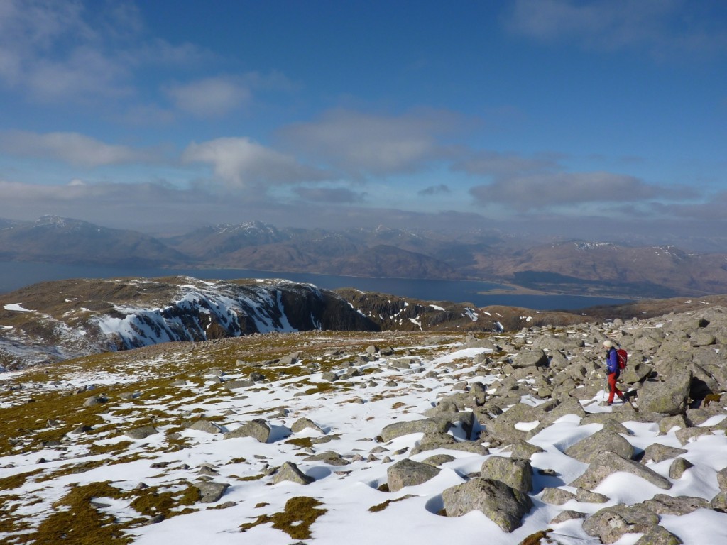 On the ridge continuing West, before descending into Glenn a Ghaolais