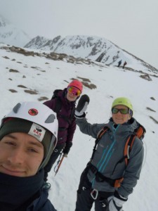 Jen, Jenny and Nathan wave goodbye. Steve and Dave M behind